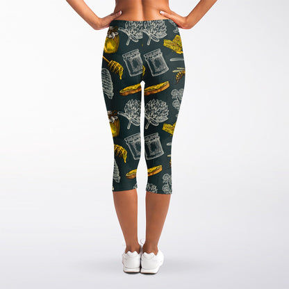 Vintage Honey Bee Print Women's Capri Leggings