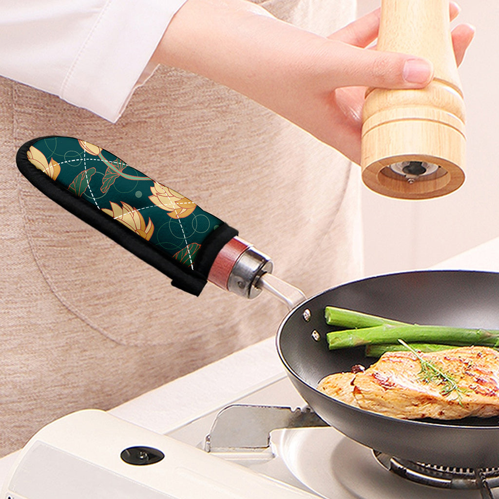 Vintage Lotus Pattern Print Skillet Handle Cover