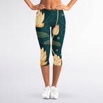 Vintage Lotus Pattern Print Women's Capri Leggings
