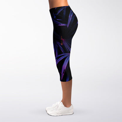 Violet Tropical Leaves Print Women's Capri Leggings