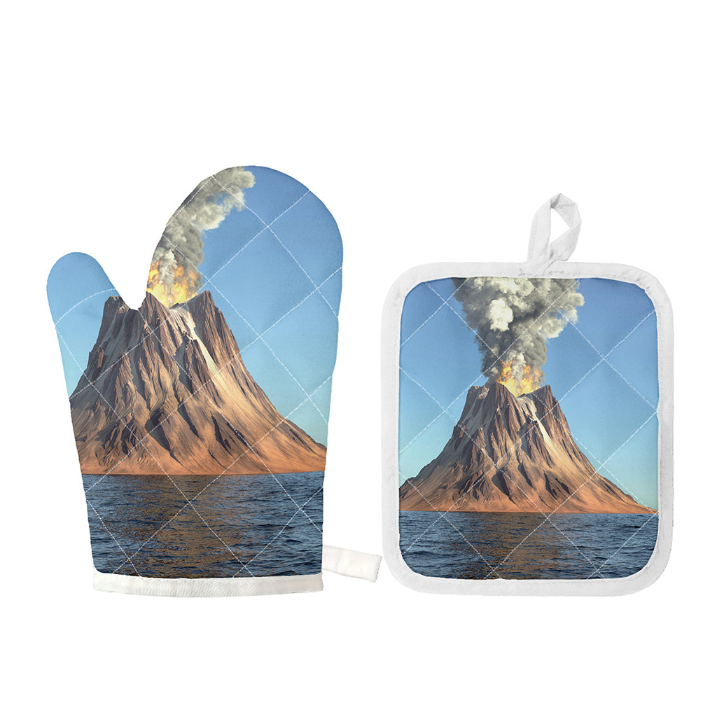 Volcanic Mountain Print Oven Mitt And Pot Holder Set