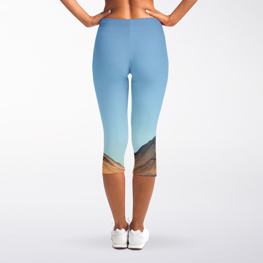 Volcanic Mountain Print Women's Capri Leggings