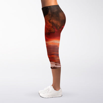 Volcano On The Sea Print Women's Capri Leggings