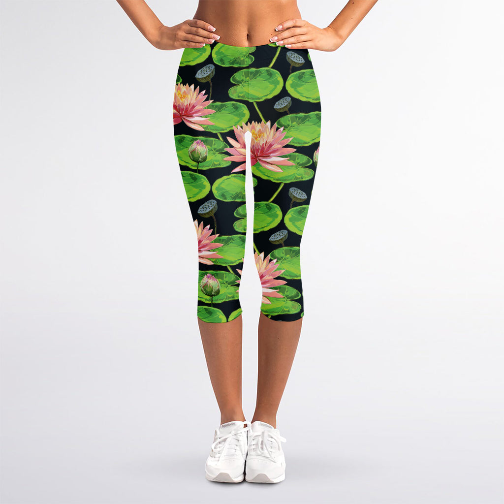Water Lily Flower Pattern Print Women's Capri Leggings