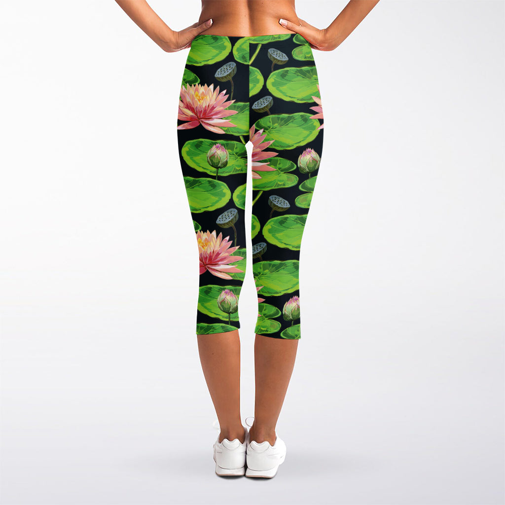 Water Lily Flower Pattern Print Women's Capri Leggings