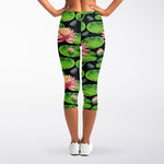 Water Lily Flower Pattern Print Women's Capri Leggings