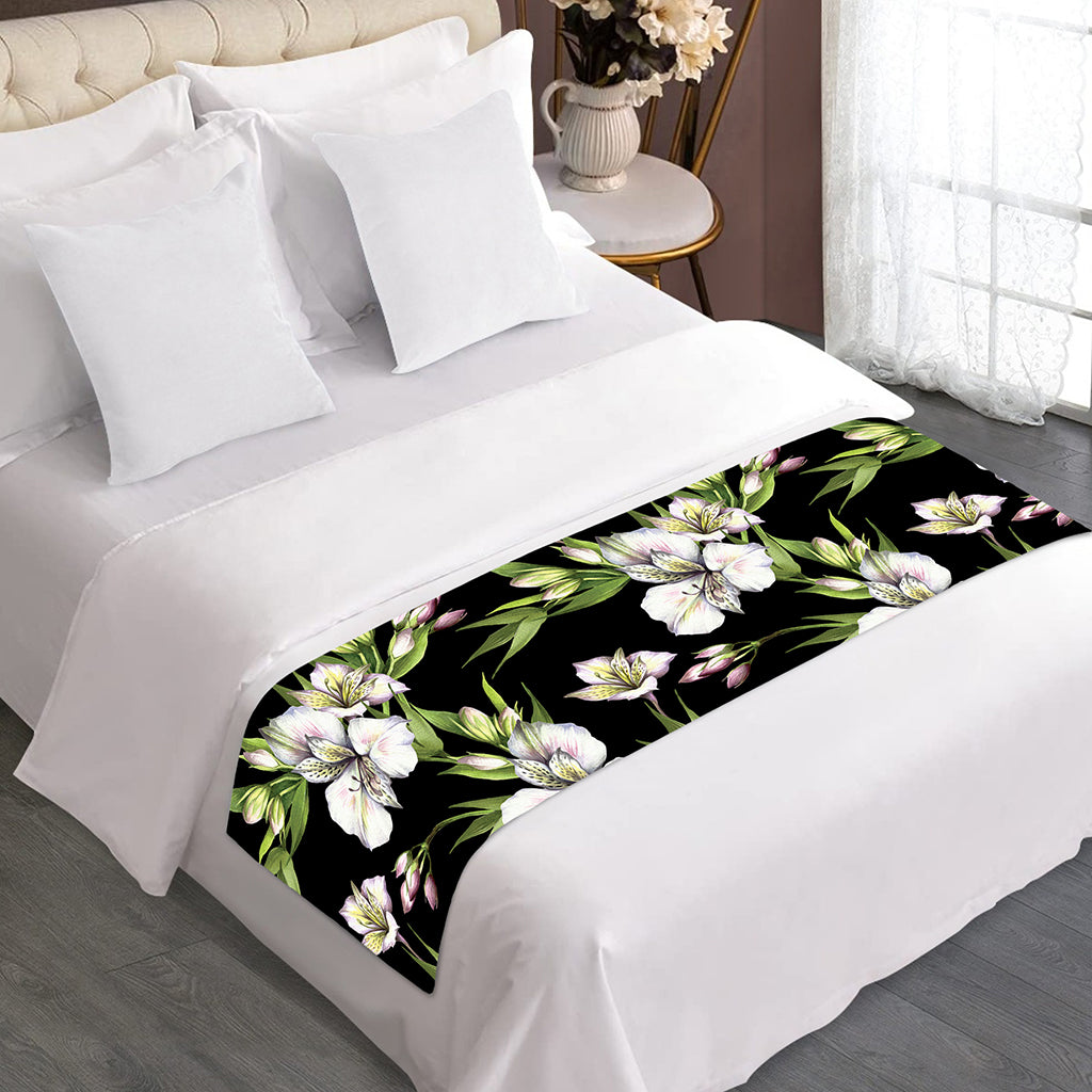 Watercolor Alstroemeria Pattern Print Bed Runner