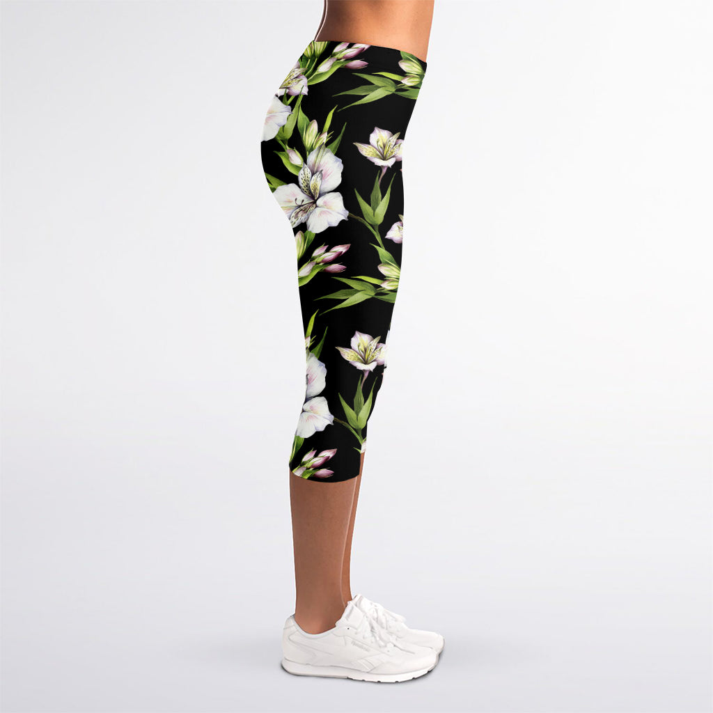 Watercolor Alstroemeria Pattern Print Women's Capri Leggings