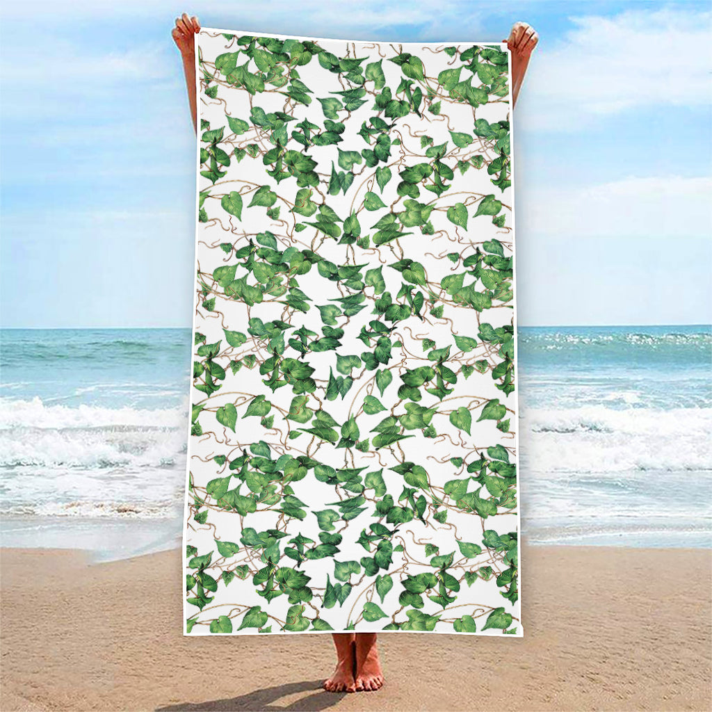 Watercolor Ivy Leaf Pattern Print Beach Towel