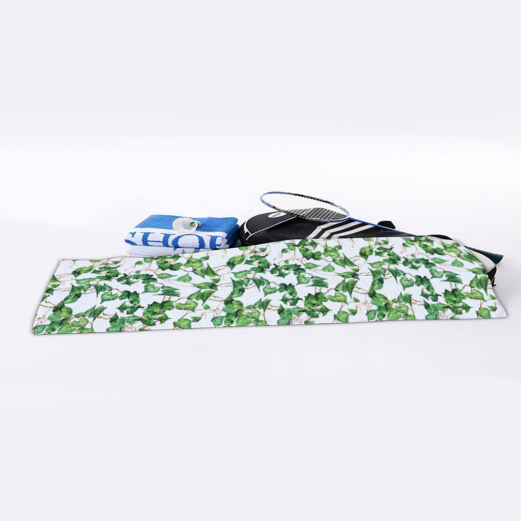 Watercolor Ivy Leaf Pattern Print Sports Towel