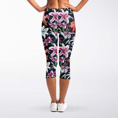 Watercolor Lily Flowers Pattern Print Women's Capri Leggings