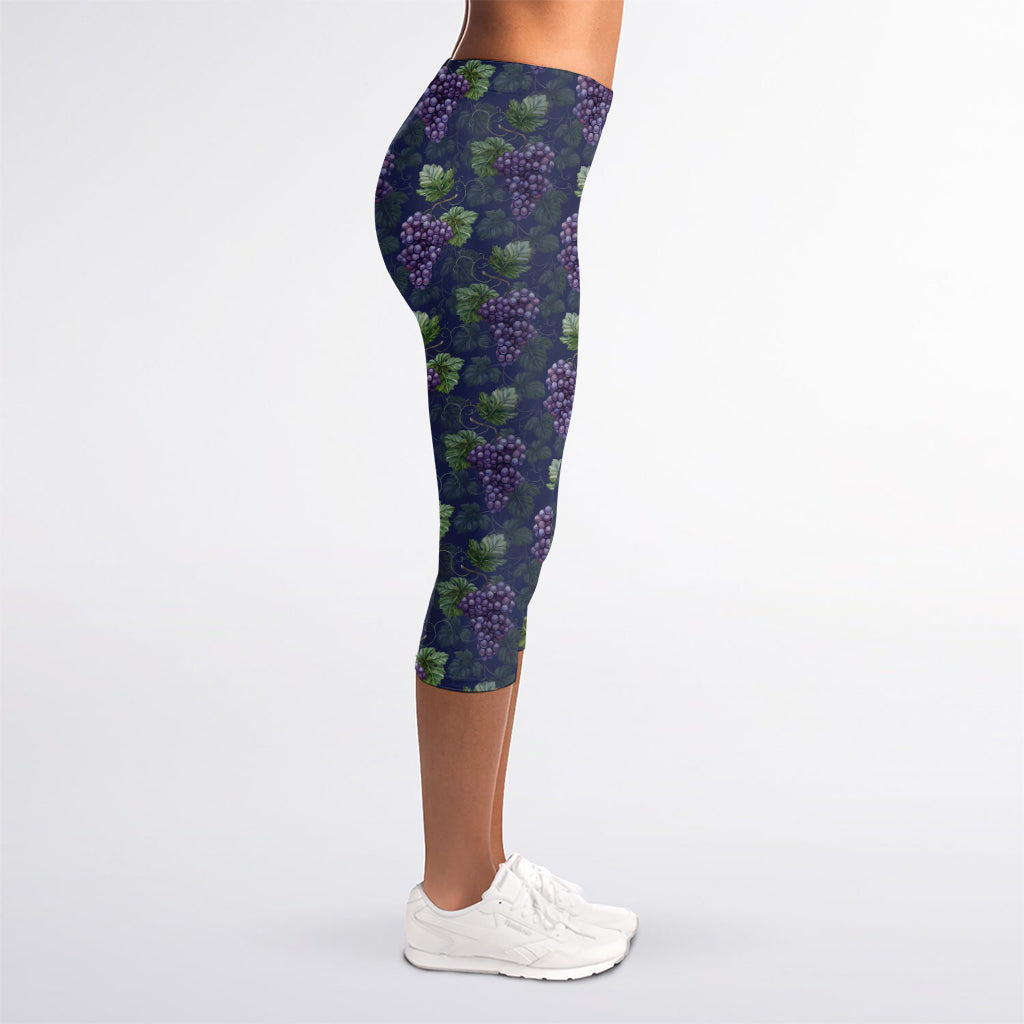 Watercolor Purple Grapes Pattern Print Women's Capri Leggings