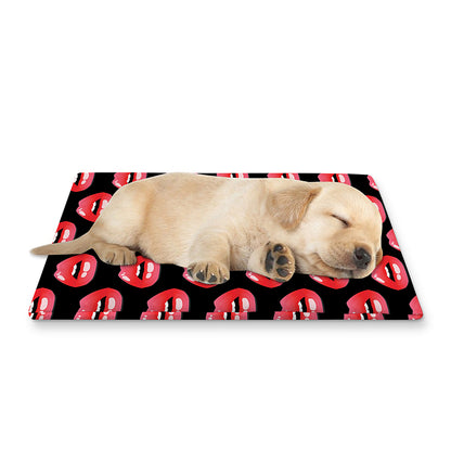Wet Lips Pattern Print Pet Cooling Mat Cover