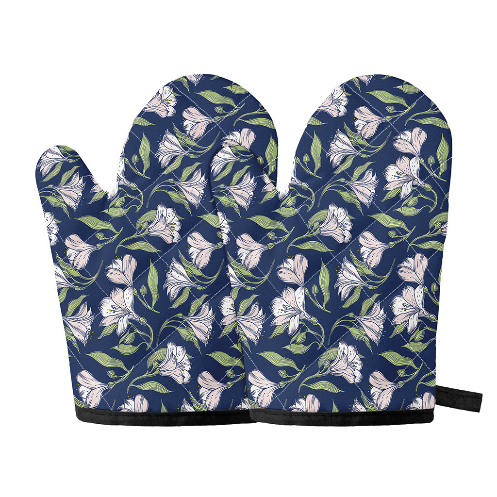 White Alstroemeria Pattern Print Oven Mitts