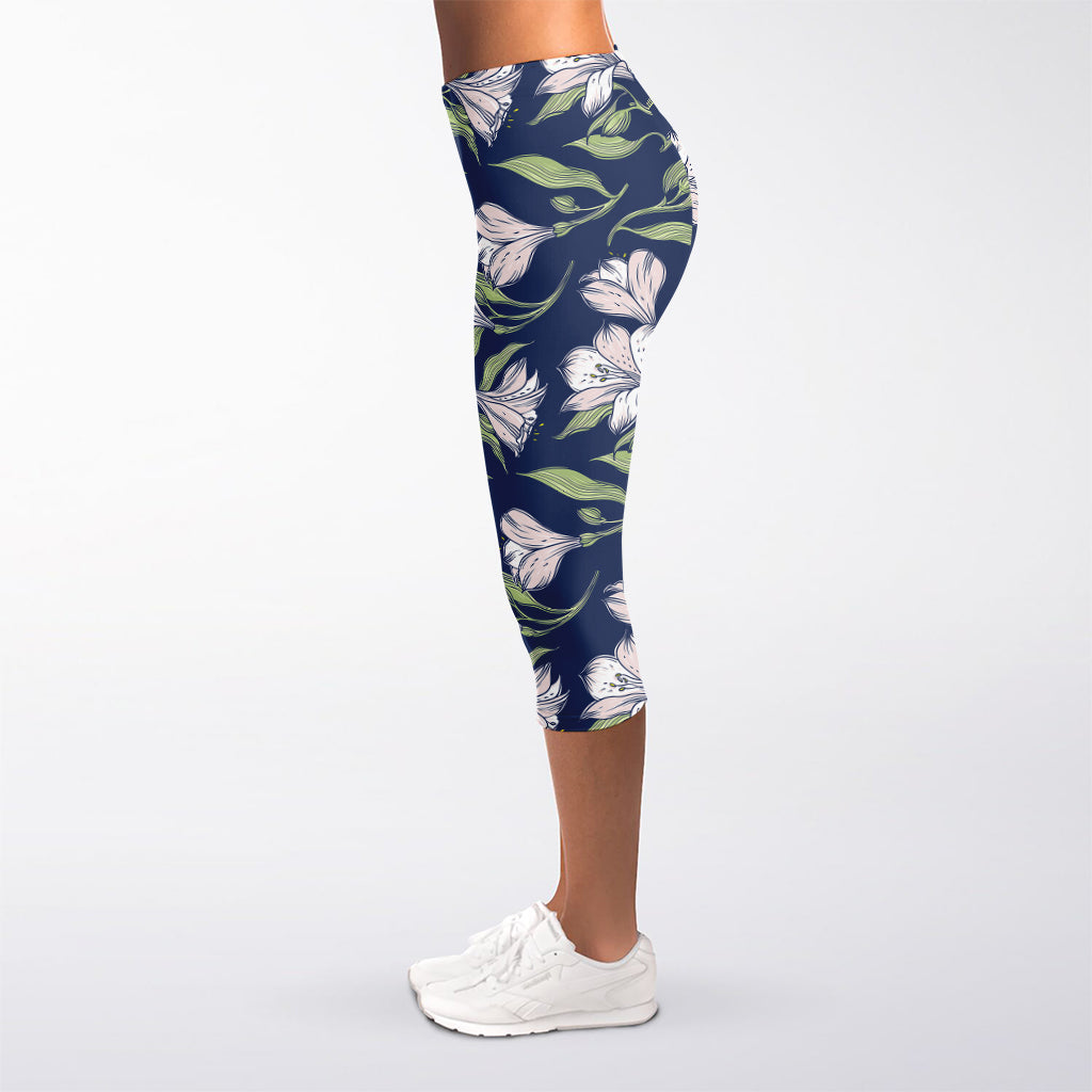 White Alstroemeria Pattern Print Women's Capri Leggings