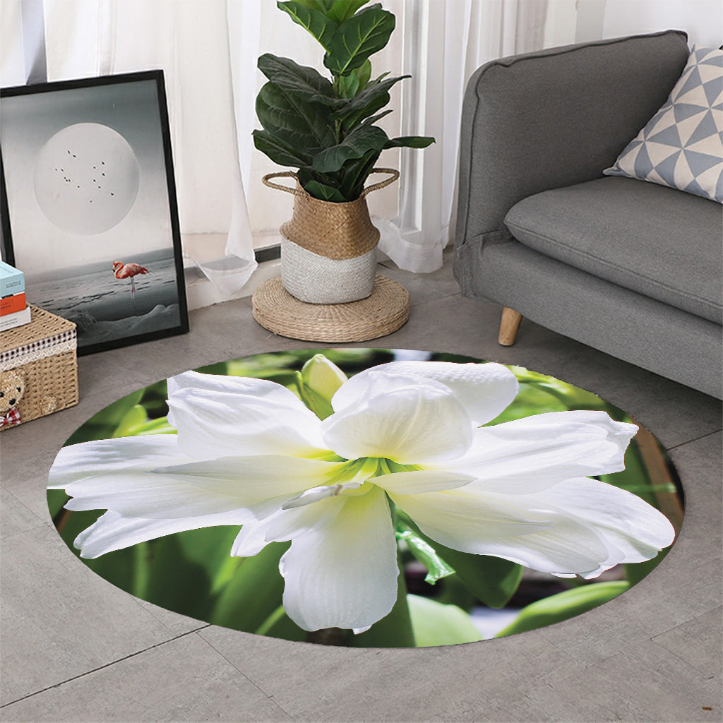 White Amaryllis Print Round Rug