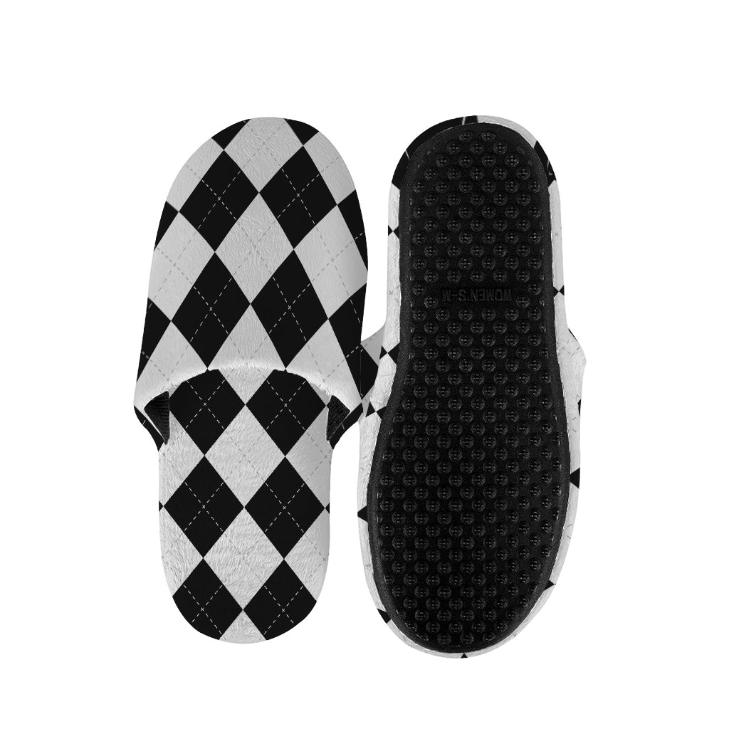 White And Black Argyle Pattern Print Slippers