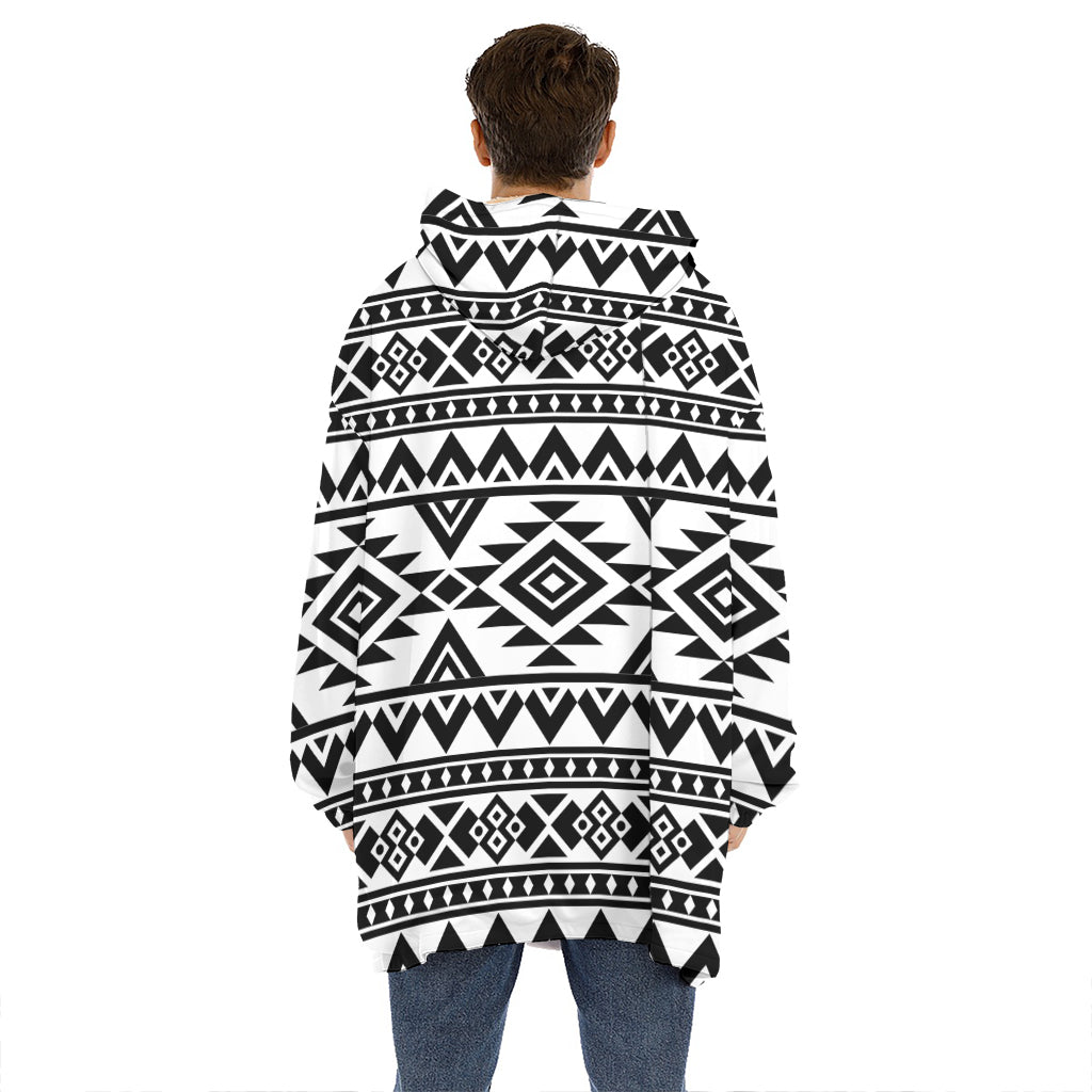 White And Black Aztec Pattern Print Hoodie Blanket
