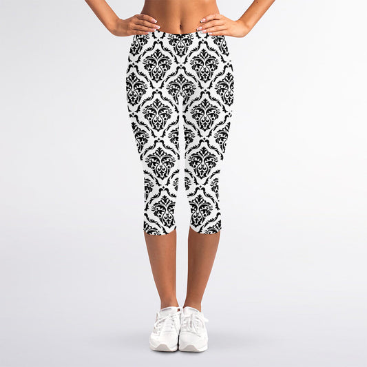 White And Black Damask Pattern Print Women's Capri Leggings