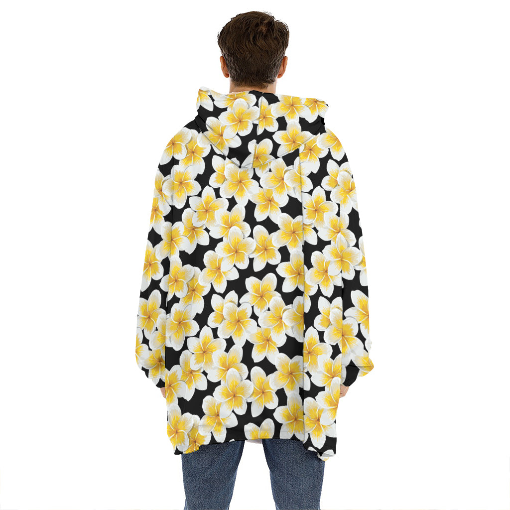 White And Black Frangipani Pattern Print Hoodie Blanket