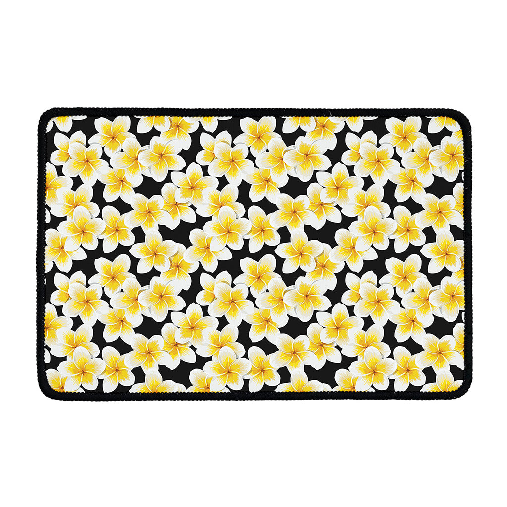 White And Black Frangipani Pattern Print Kitchen Mat