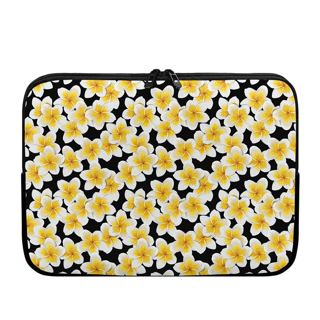White And Black Frangipani Pattern Print Laptop Sleeve