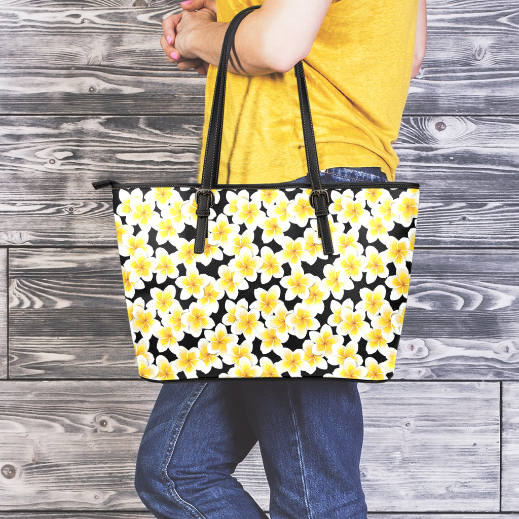 White And Black Frangipani Pattern Print Leather Tote Bag