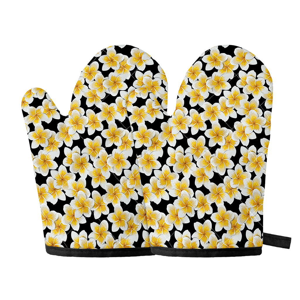 White And Black Frangipani Pattern Print Oven Mitts