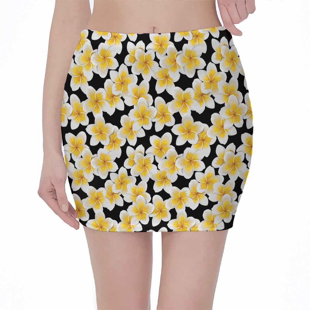 White And Black Frangipani Pattern Print Pencil Mini Skirt