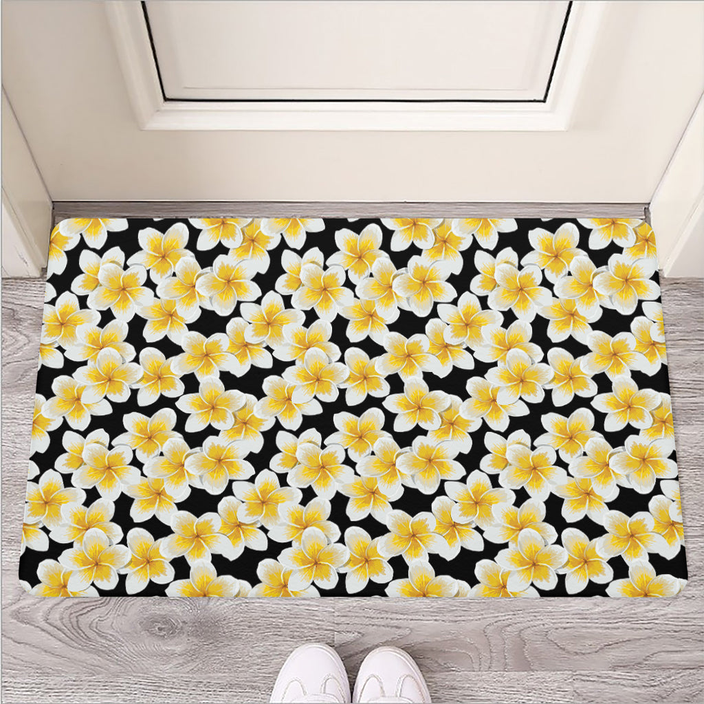 White And Black Frangipani Pattern Print Rubber Doormat