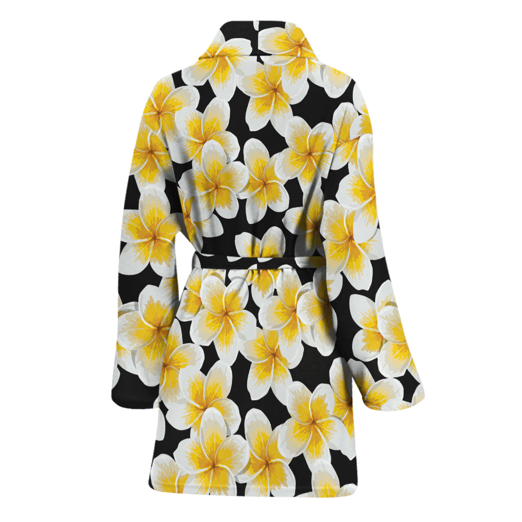 White And Black Frangipani Pattern Print Women's Bathrobe