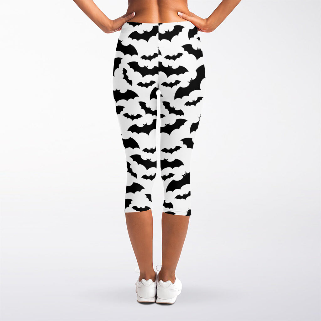 White And Black Halloween Bat Print Women's Capri Leggings