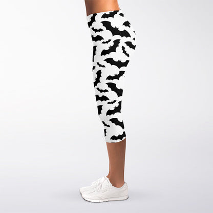 White And Black Halloween Bat Print Women's Capri Leggings