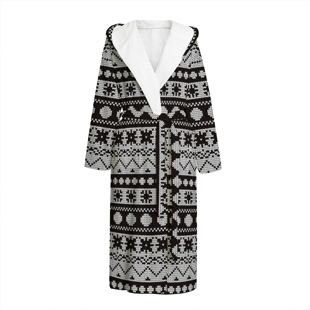 White And Black Knitted Pattern Print Hooded Bathrobe