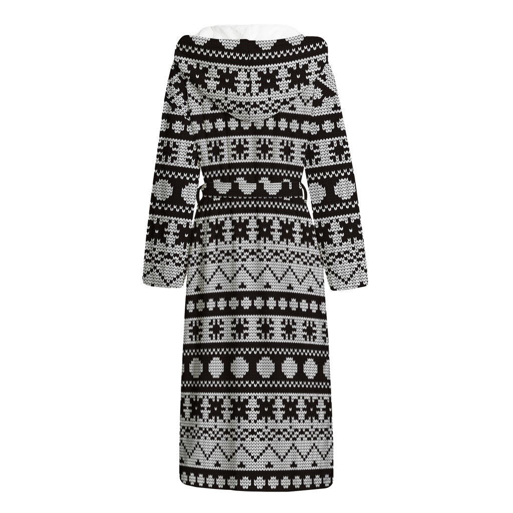 White And Black Knitted Pattern Print Hooded Bathrobe