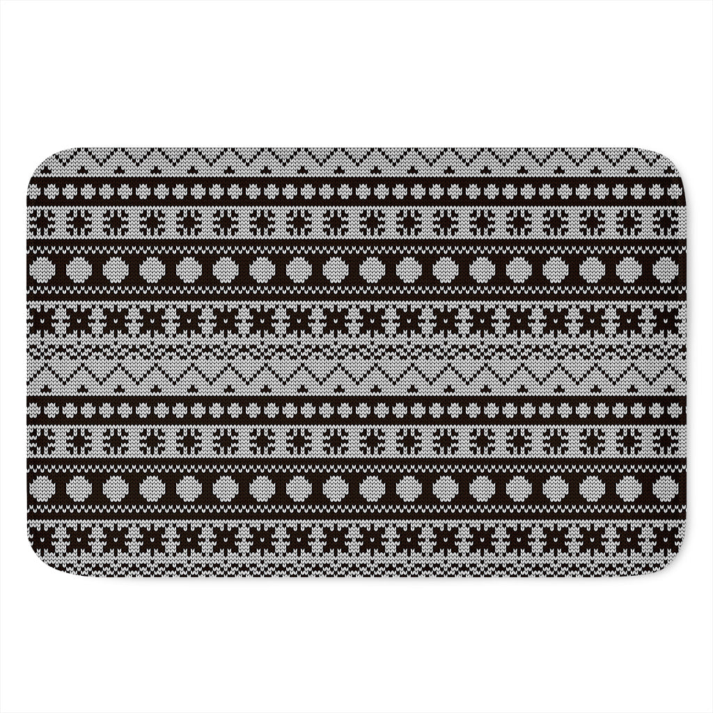 White And Black Knitted Pattern Print Indoor Door Mat