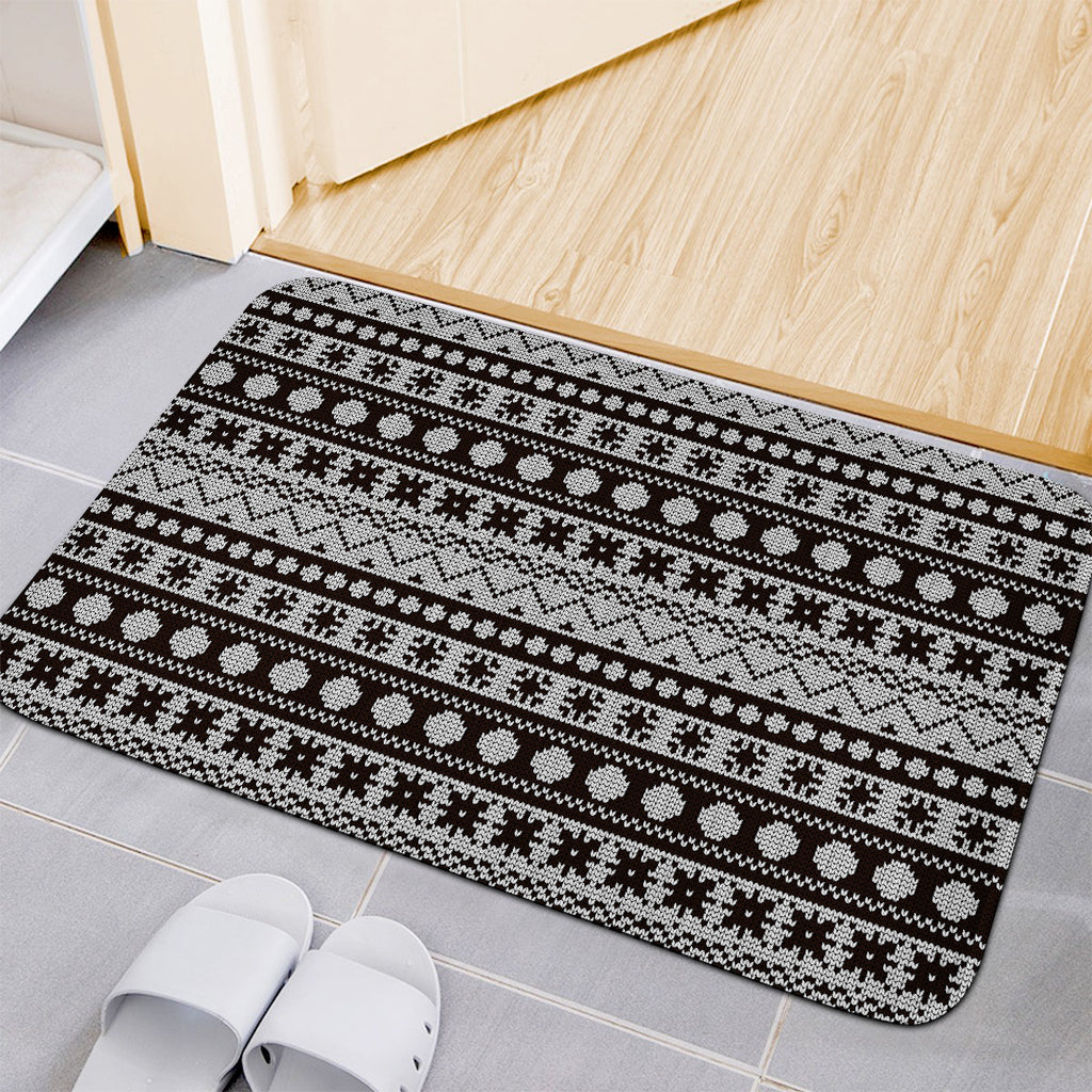 White And Black Knitted Pattern Print Indoor Door Mat