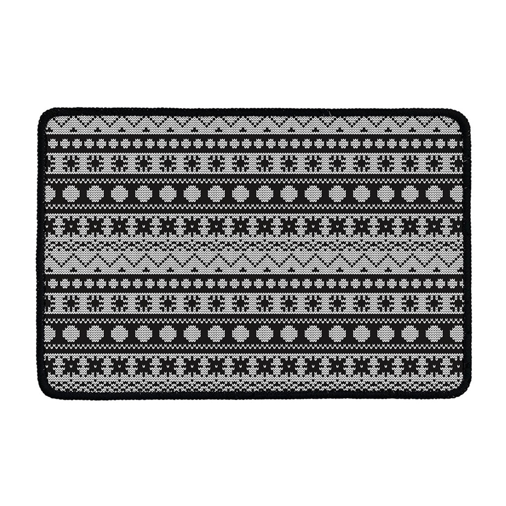 White And Black Knitted Pattern Print Kitchen Mat