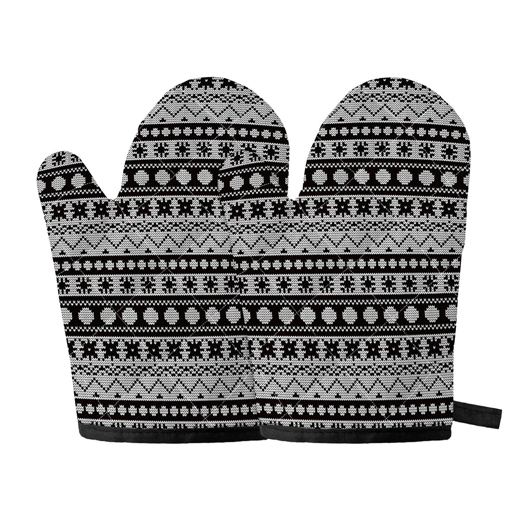 White And Black Knitted Pattern Print Oven Mitts