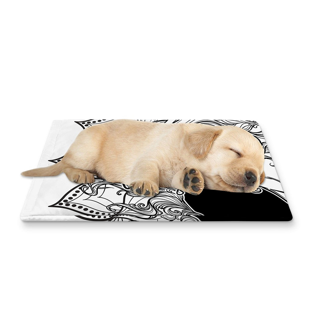 White And Black Leo Sign Print Pet Cooling Mat Cover