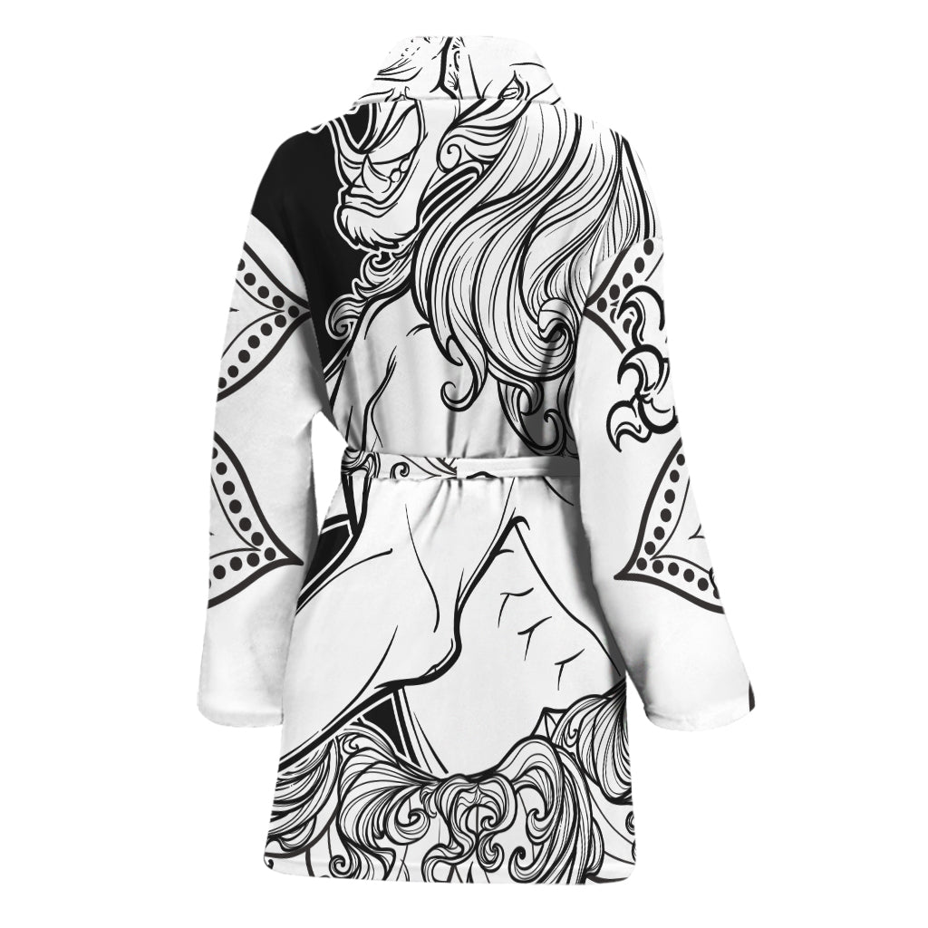 White And Black Leo Sign Print Women's Bathrobe
