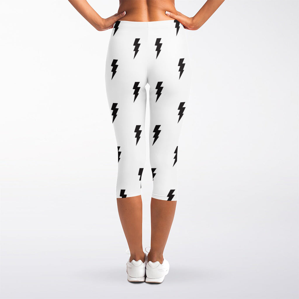 White And Black Lightning Pattern Print Women's Capri Leggings