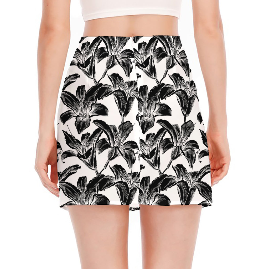 White And Black Lily Pattern Print Side Slit Mini Skirt