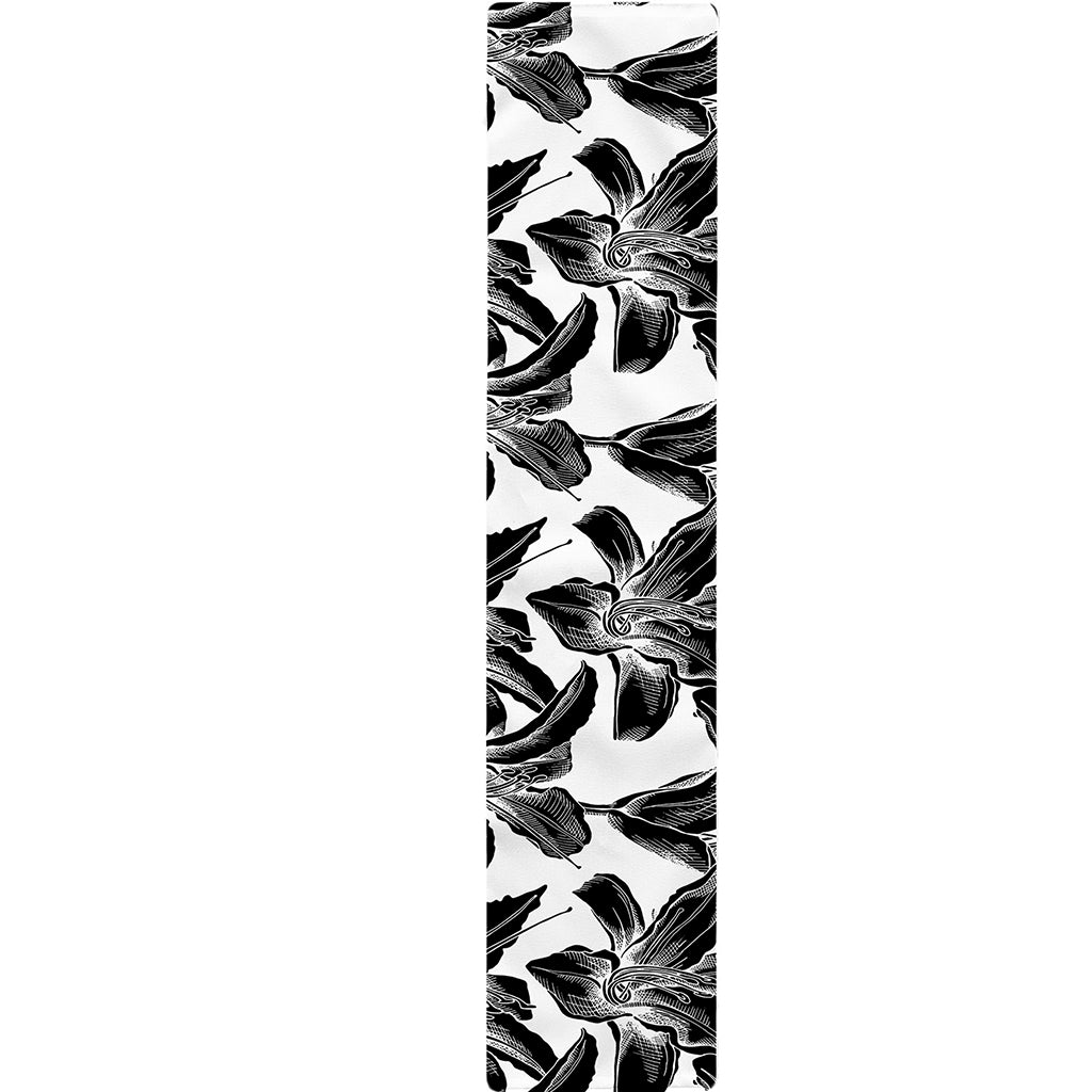 White And Black Lily Pattern Print Table Runner