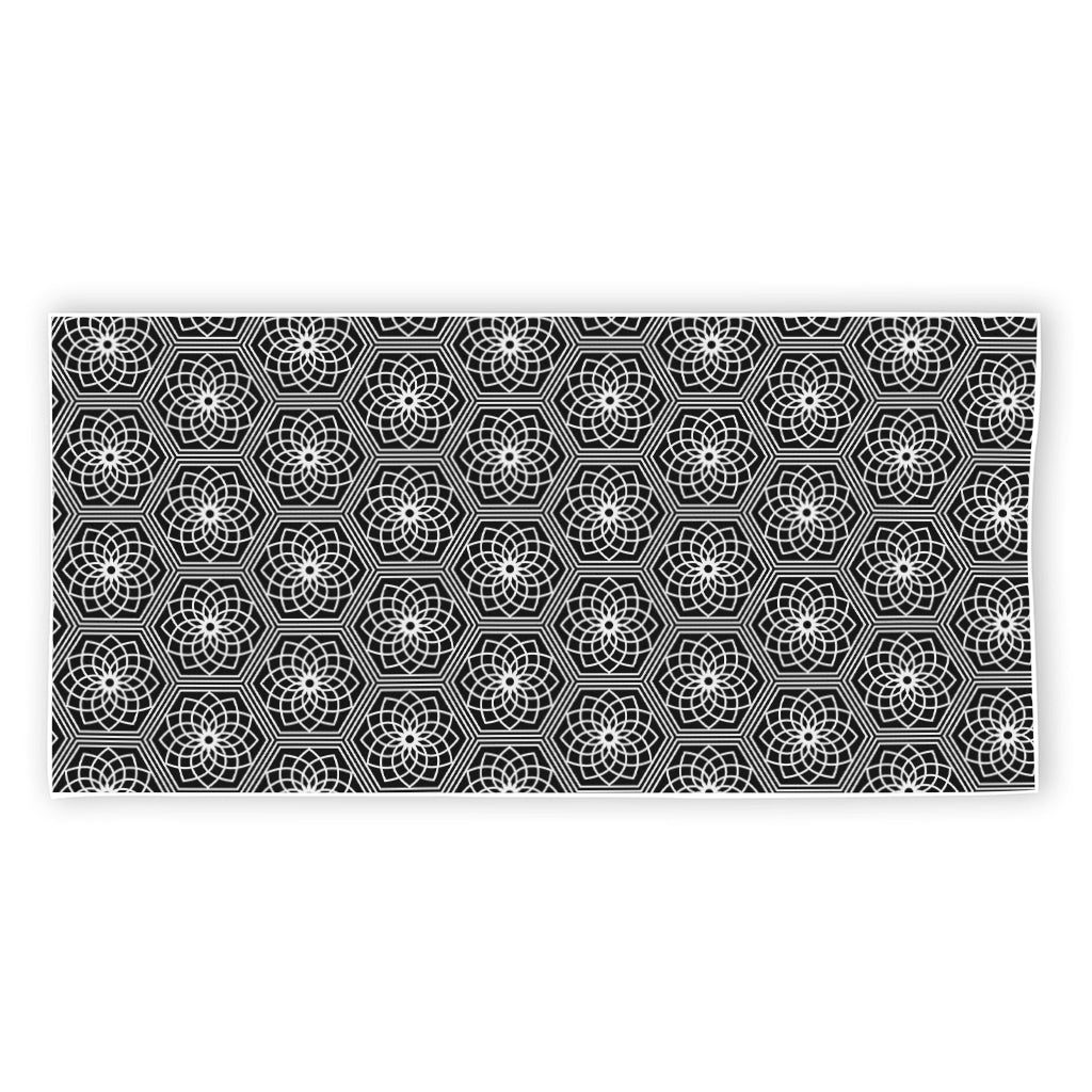 White And Black Lotus Pattern Print Beach Towel