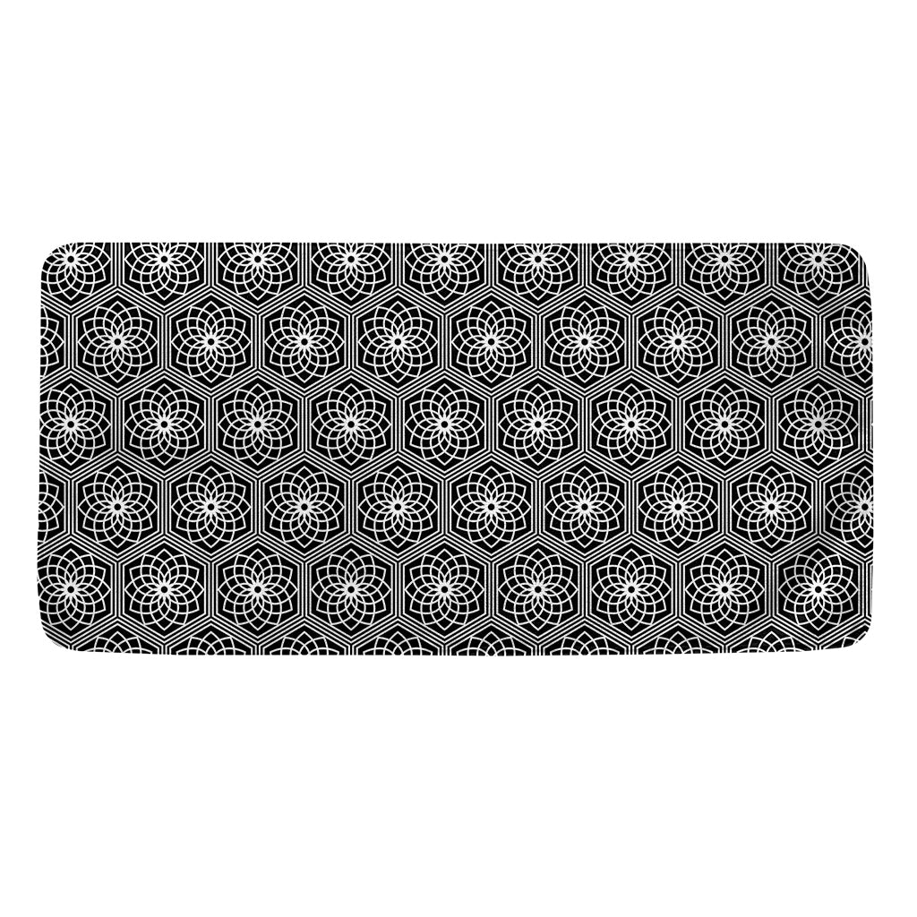 White And Black Lotus Pattern Print Towel