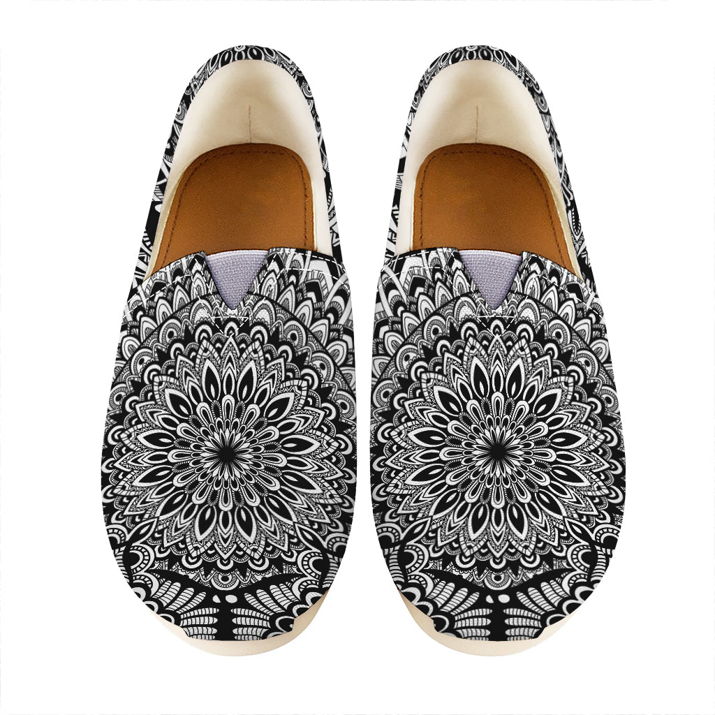 White And Black Mandala Print Casual Shoes