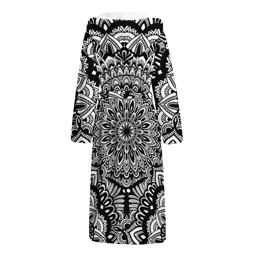 White And Black Mandala Print Hooded Bathrobe