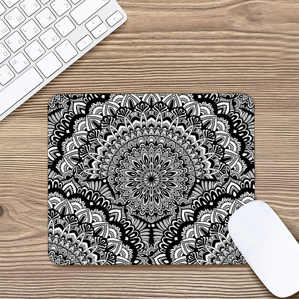 White And Black Mandala Print Mouse Pad