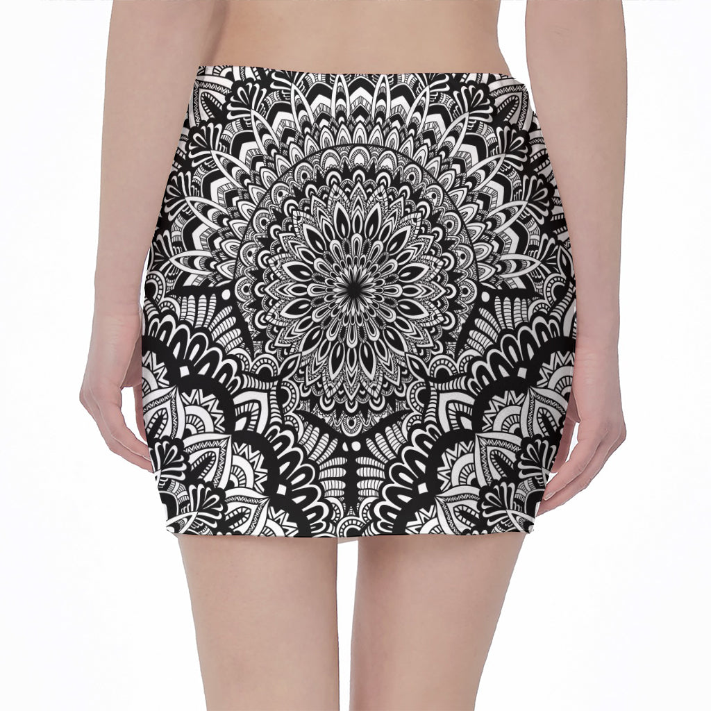 White And Black Mandala Print Pencil Mini Skirt